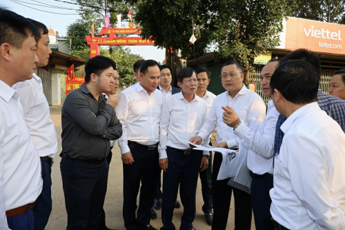 Ban Quản lý các khu công nghệ cao và khu công nghiệp làm việc với xã Phú Cát về công tác đầu tư, kết nối hạ tầng và giải phóng mặt bằng